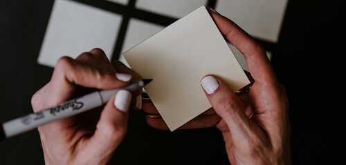 unsplash.com / Kelly Sikkema