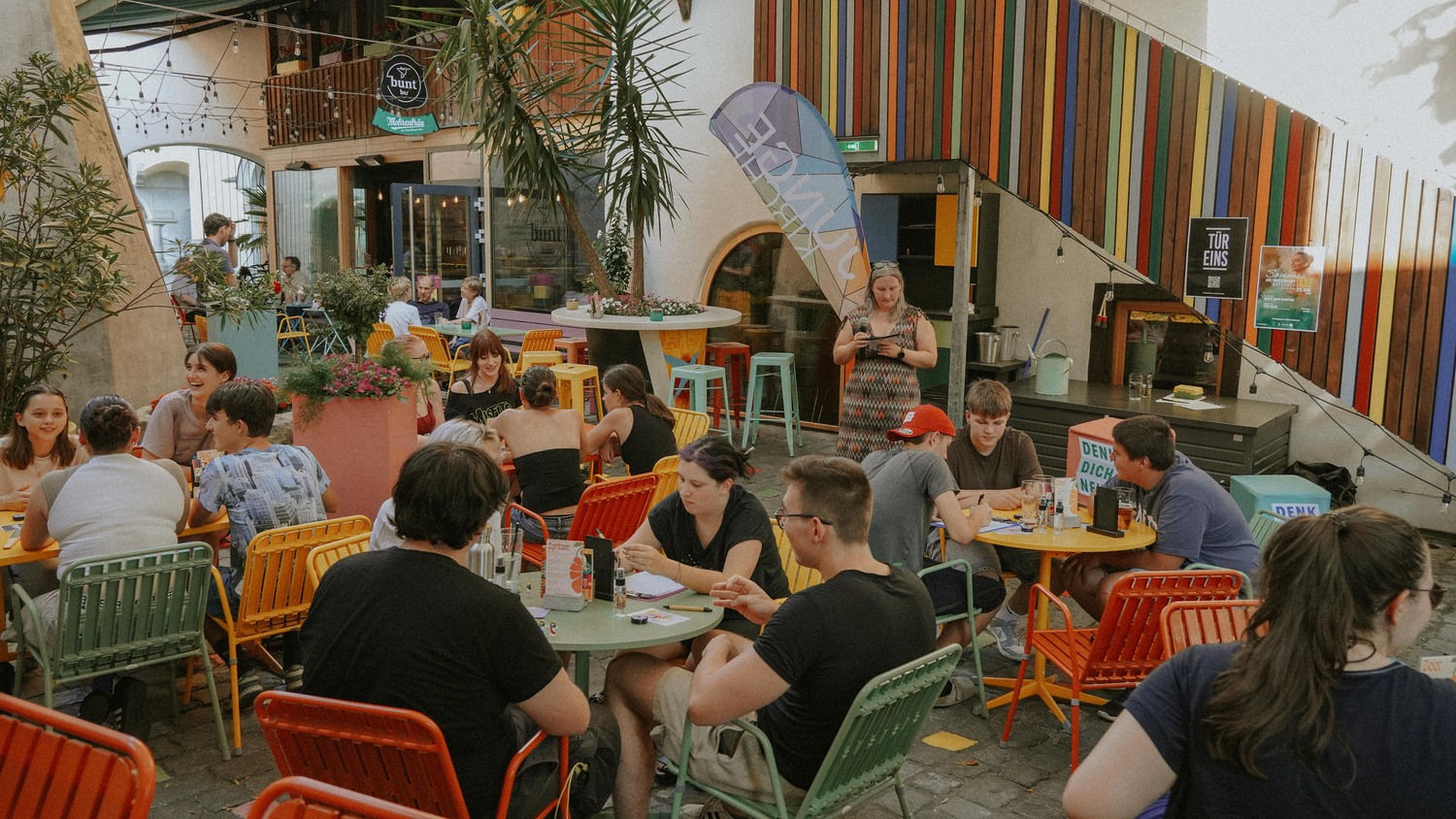 PubQuiz der Jungen Kirche und Denk Dich Neu in der Bunt Bar.